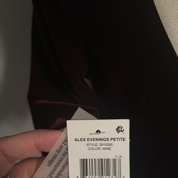 🌸HP🌸ALEX EVENINGS Stretch Velvet Ruched Petite Dress with Beaded Hip! - Picture 10 of 13